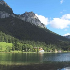 Right on lake Hintersee be situated the active center