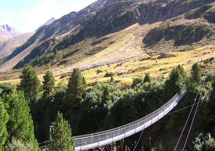Suspension bridge over Rofen gorge