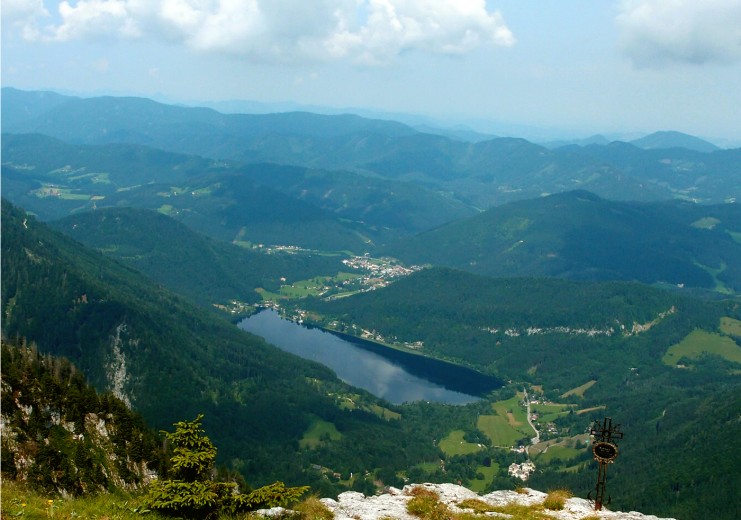 View from Scheiblingstein peak on Lunz am See and Seehof