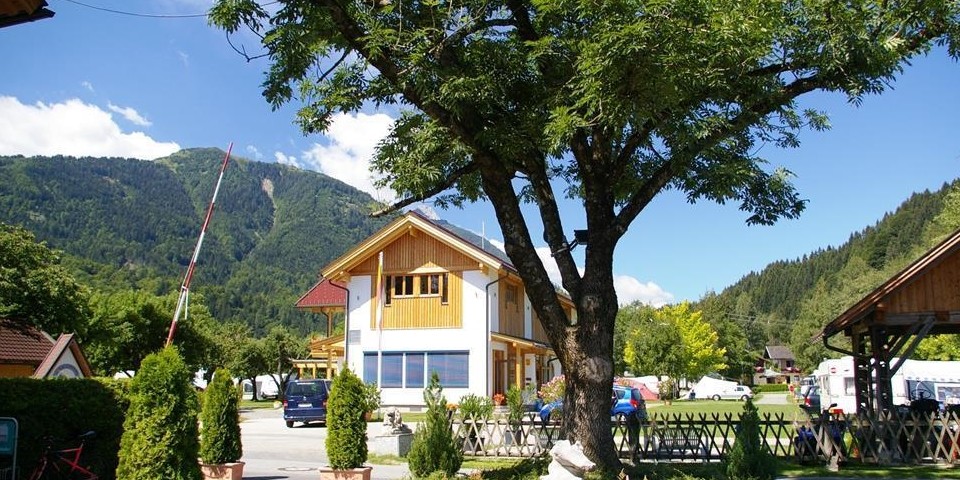 Der Eingang zum Alpencamp Kärnten