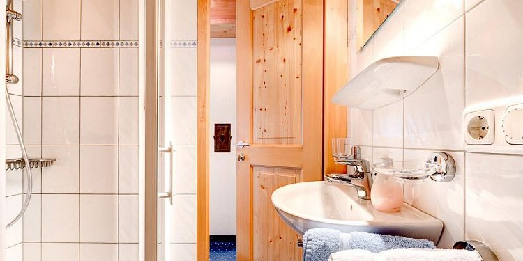 Blick ins Badezimmer