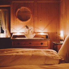 The nostalgia room with romantic candlelight invites you to dream