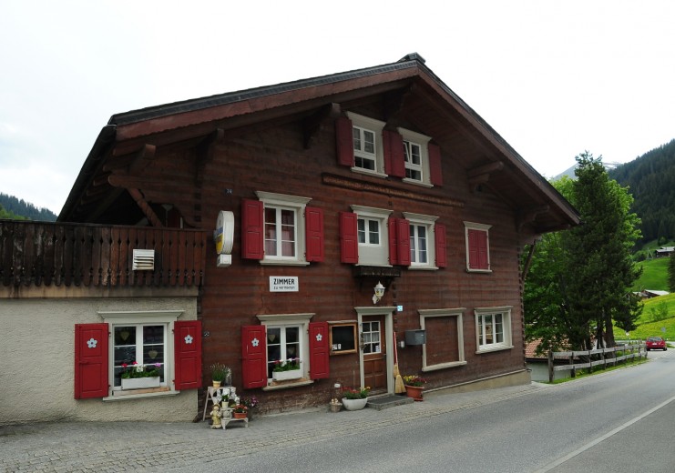 The Gemsli is located in the village centre of St. Antönien.