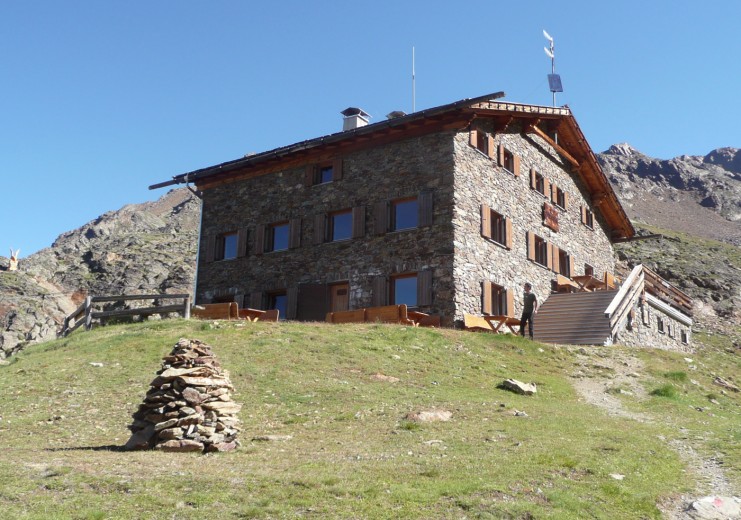 Oberettes moutain hut (2,670 m)