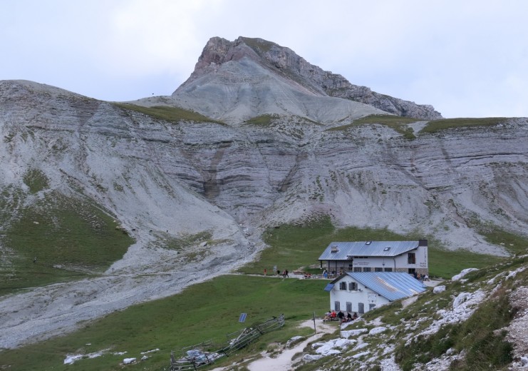 Puezhütte mountain hut