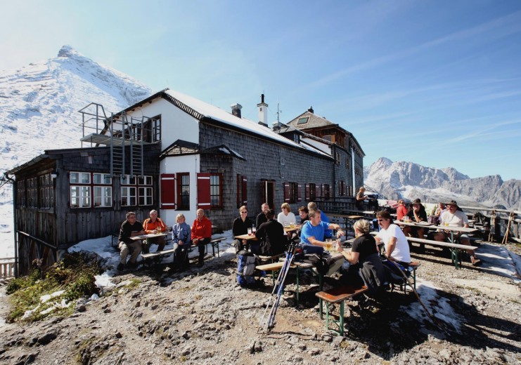 Alpine hut "Watzmanhaus"